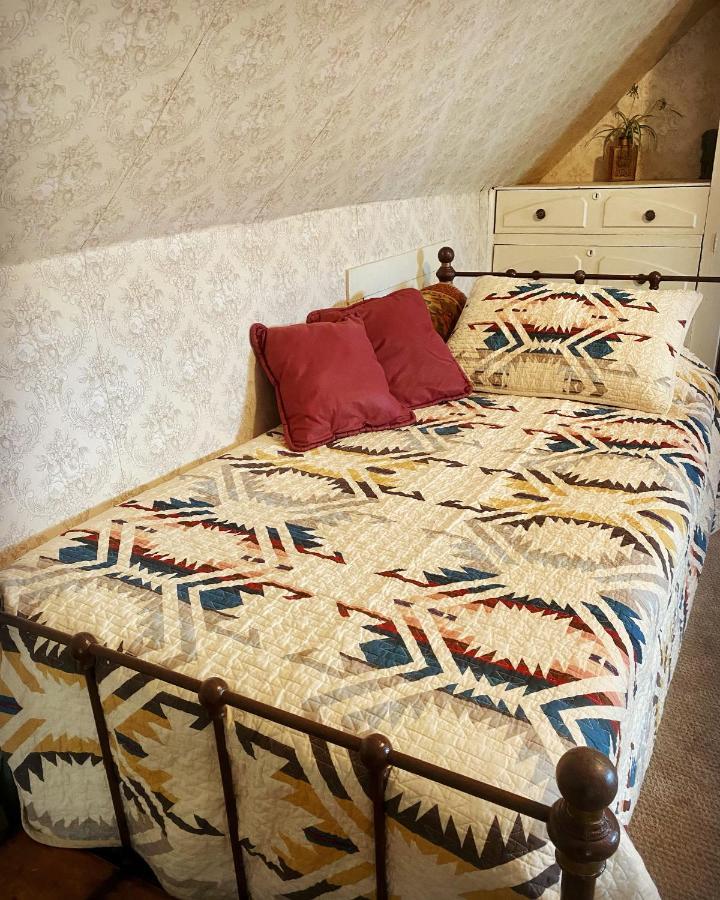 Pansy'S Parlor Bed & Breakfast 戈尔登 外观 照片
