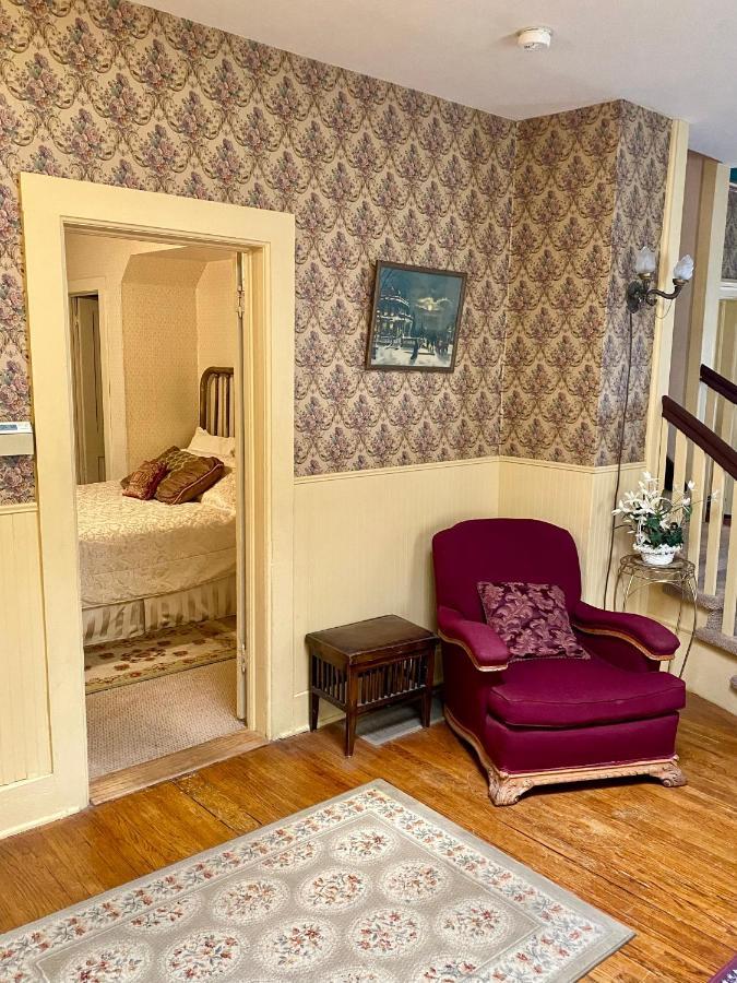 Pansy'S Parlor Bed & Breakfast 戈尔登 外观 照片