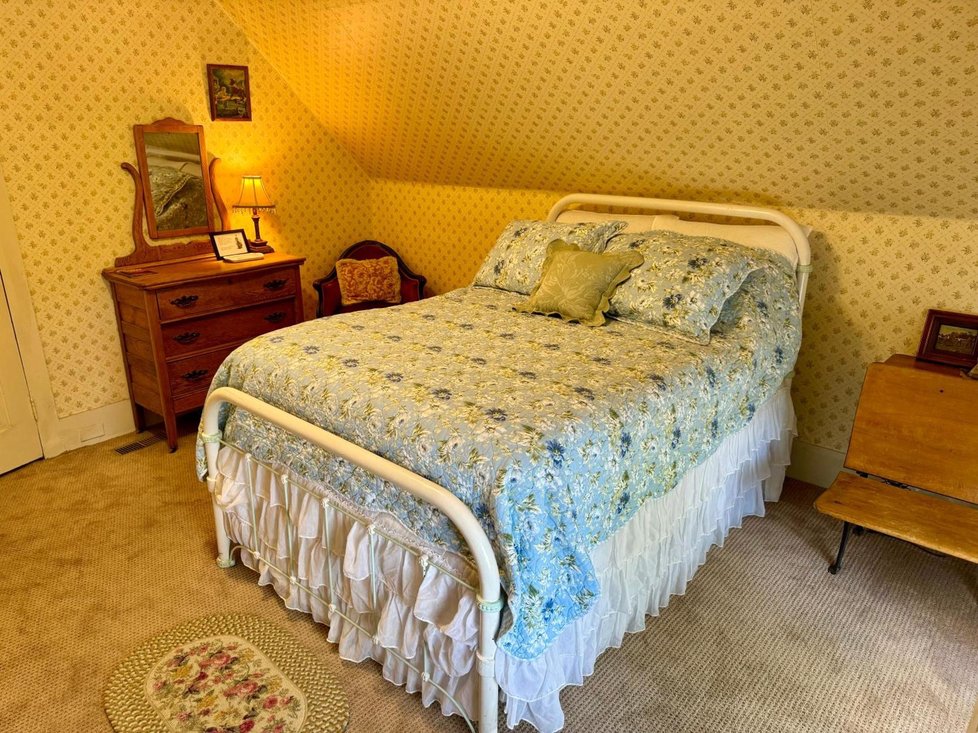 Pansy'S Parlor Bed & Breakfast 戈尔登 外观 照片